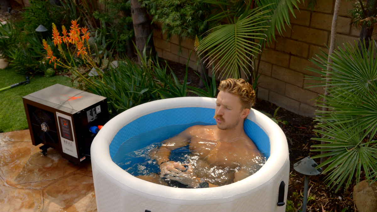 RevX Inflatable Barrel with Inflatable Steps by RevX Wellness